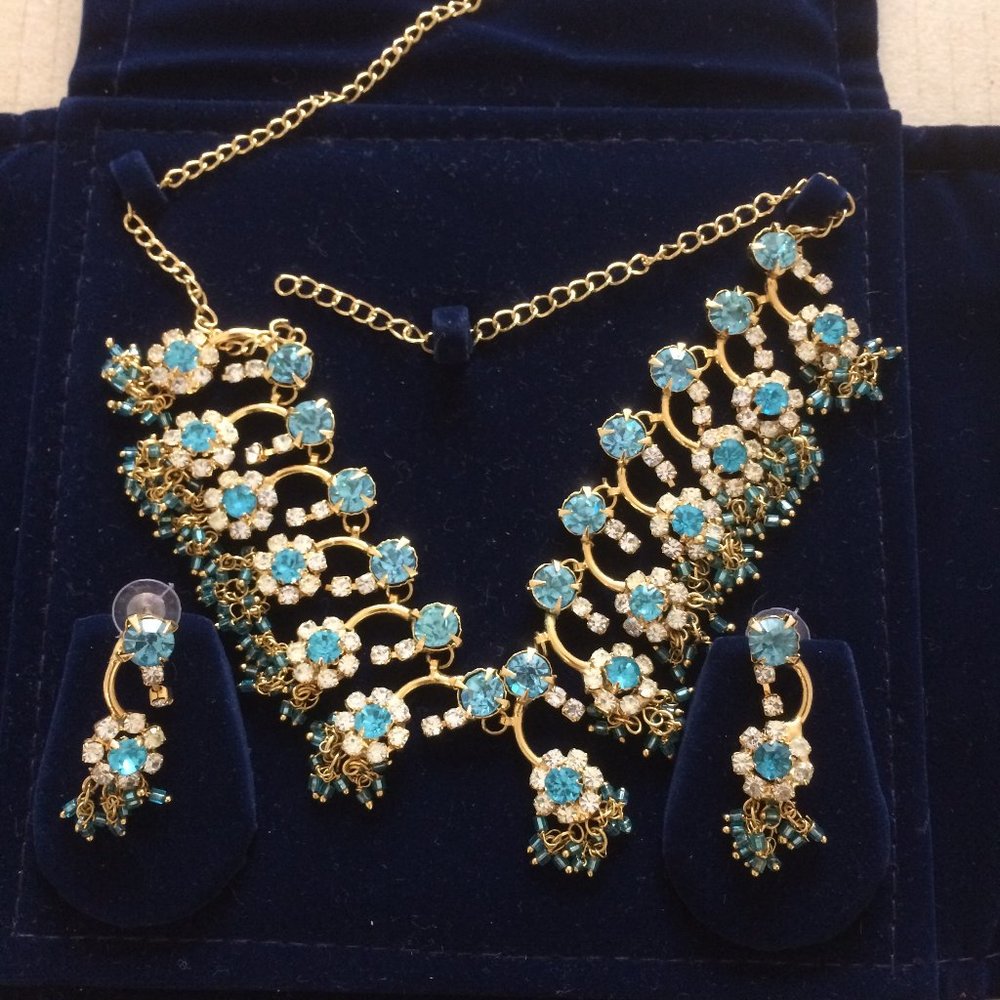 Costume fashion sapphire & diamond pierce earrings & necklace set original pack
